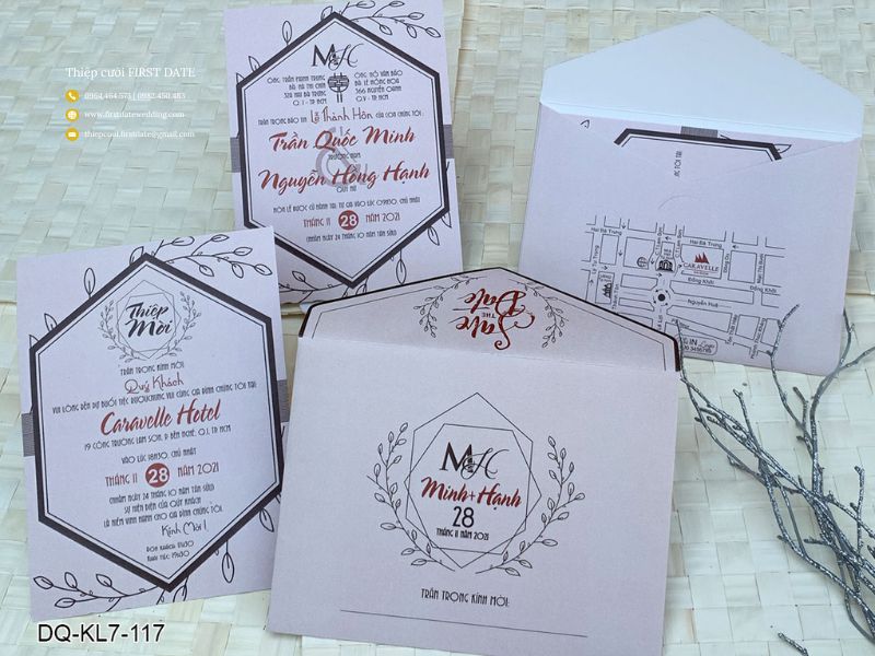 Màu sắc thiệp cưới với thiệp màu tím