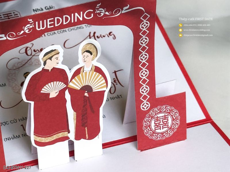 Thiệp cưới chibi với thiệp màu đỏ